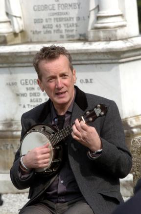 Frank Skinner - Visits Warrington Cemetery (the grave of George Formby) (2010)
